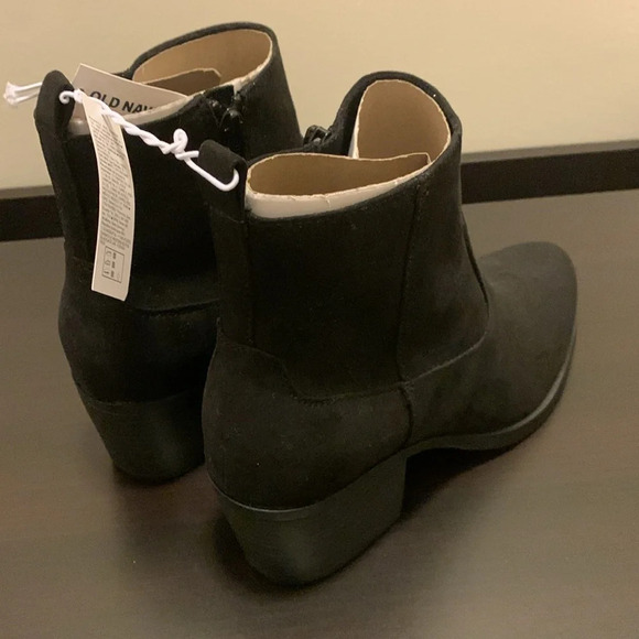 OLD NAVY Faux Suede Western Ankle Boots in Blackjack - Picture 8 of 14